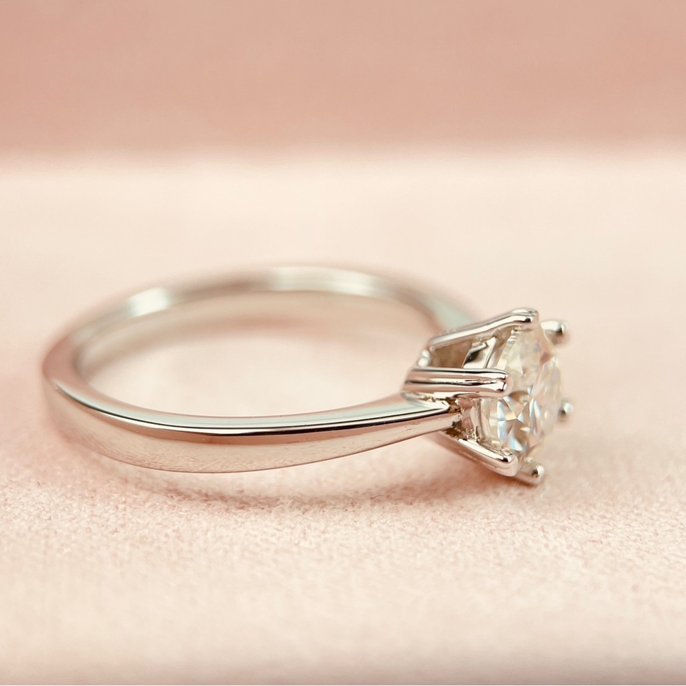 Moissanite 1ct Diamond Solitaire Engagement Ring Sterling Silver Size 7 - Picture 2 of 6